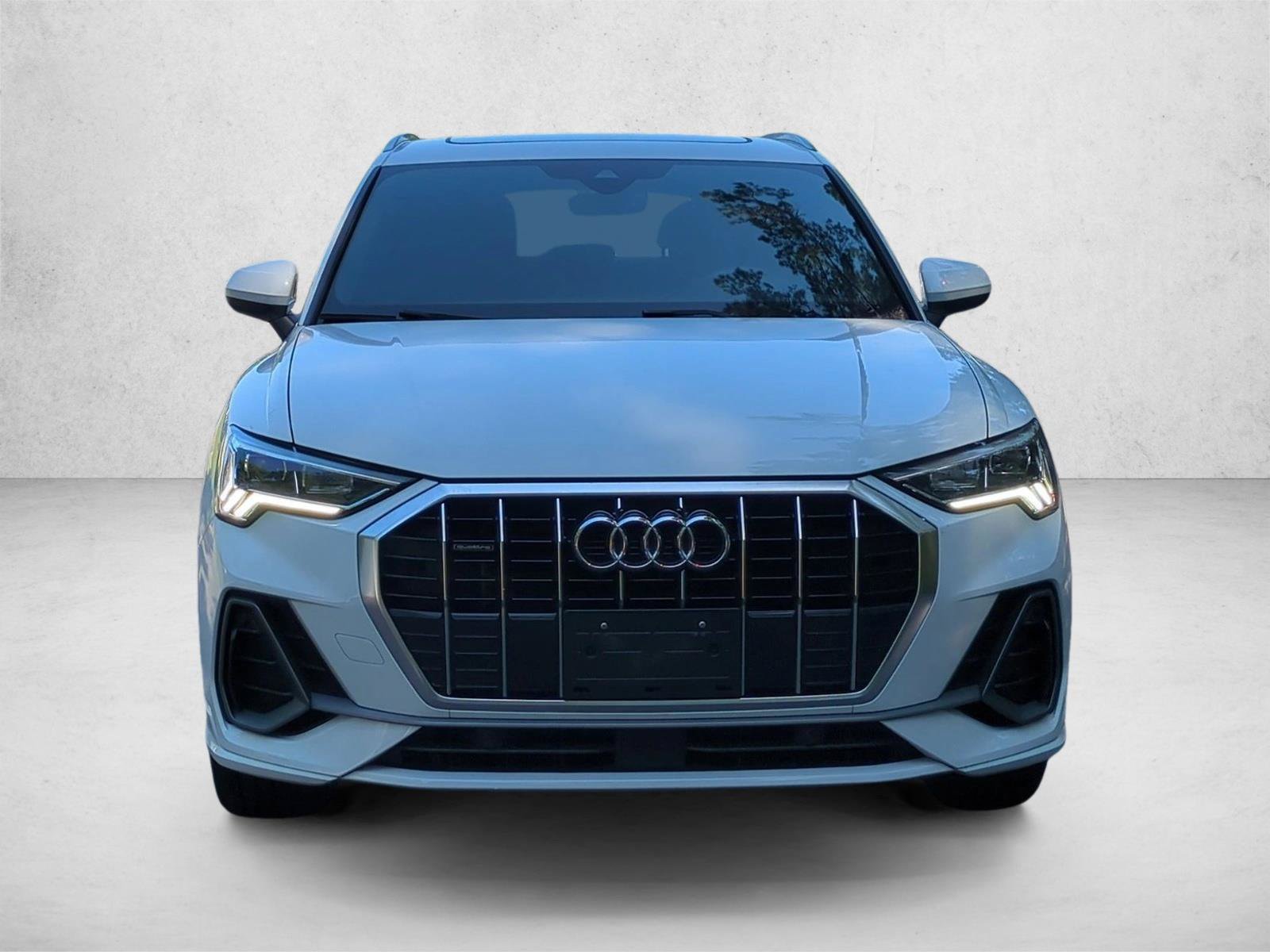 Used 2020 Audi Q3 2.0T Premium Plus w/ Premium Plus Package AWD/4WD image 2