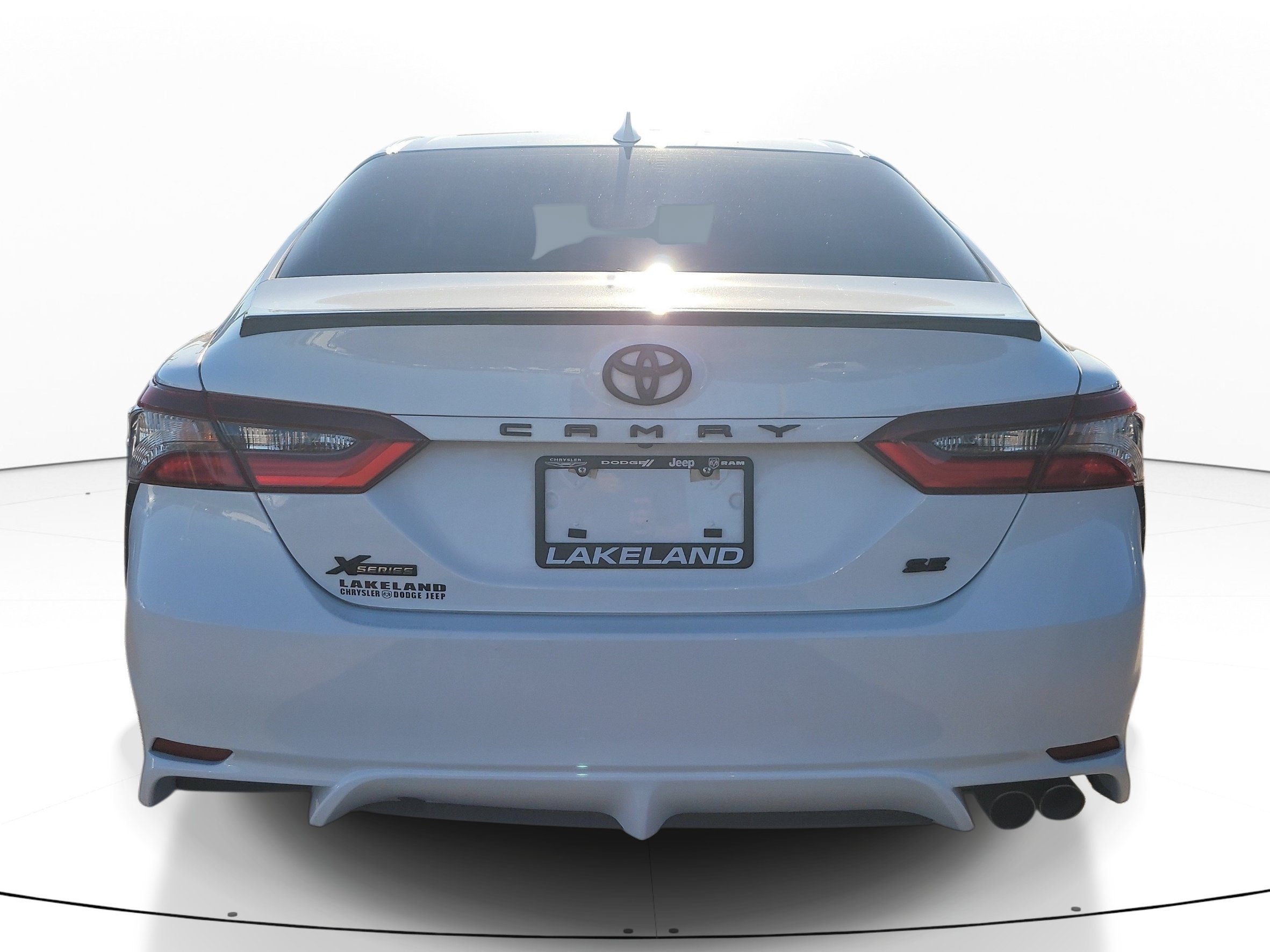 Used 2023 Toyota Camry SE w/ Convenience Package FWD image 5