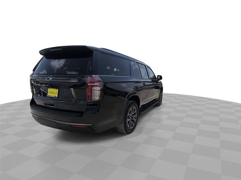 Used 2022 Chevrolet Suburban Z71 w/ Off-Road Capability Package AWD/4WD image 8