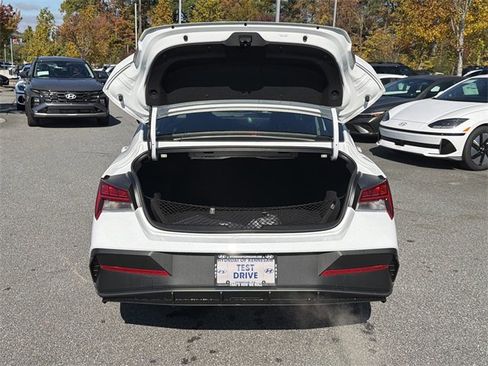 New 2026 Hyundai Elantra Blue image 18