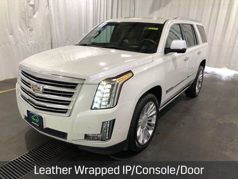 Certified 2018 Cadillac Escalade Platinum AWD/4WD image 34