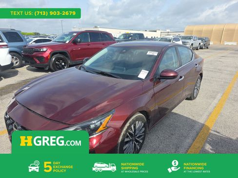 Used 2023 Nissan Altima 2.5 SV image 1