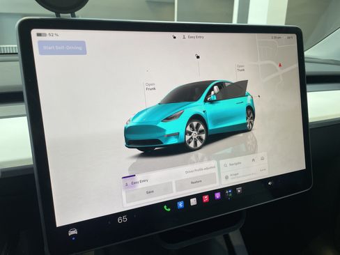 Used 2023 Tesla Model Y Long Range AWD/4WD image 22