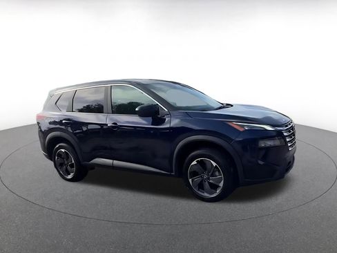 Used 2025 Nissan Rogue SV FWD image 2