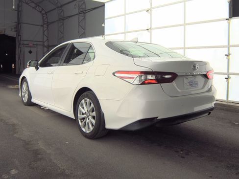 Used 2020 Toyota Camry LE w/ Carpet Mat Package image 7