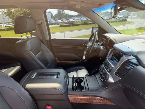 Used 2018 Chevrolet Tahoe Premier RWD image 32