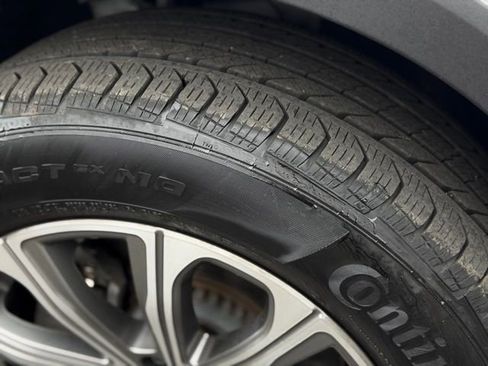 Used 2025 Mercedes-Benz GLC 300 4MATIC image 14