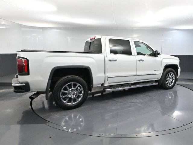 Used 2018 GMC Sierra 1500 Denali AWD/4WD image 3