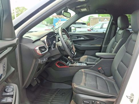 Certified 2022 Chevrolet TrailBlazer RS w/ Technology Package AWD/4WD image 15