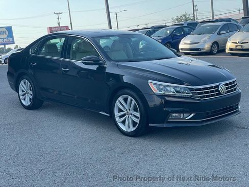 Used 2018 Volkswagen Passat 2.0T SE FWD image 4