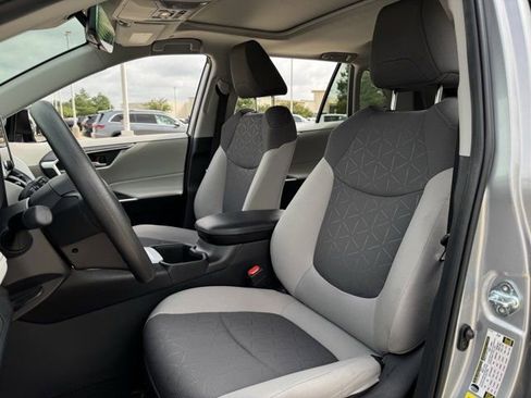 Used 2024 Toyota RAV4 XLE w/ Convenience Package FWD image 26