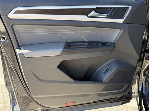 Used 2023 Volkswagen Atlas SE w/ Panoramic Sunroof Package image 10