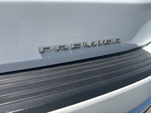 Used 2023 Chevrolet Suburban Premier AWD/4WD image 33