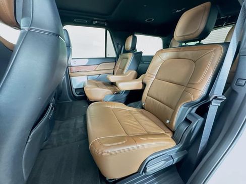 Used 2023 Lincoln Navigator Reserve AWD/4WD image 24