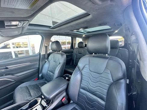 Used 2022 Kia Telluride SX w/ SX Prestige Package AWD/4WD image 8