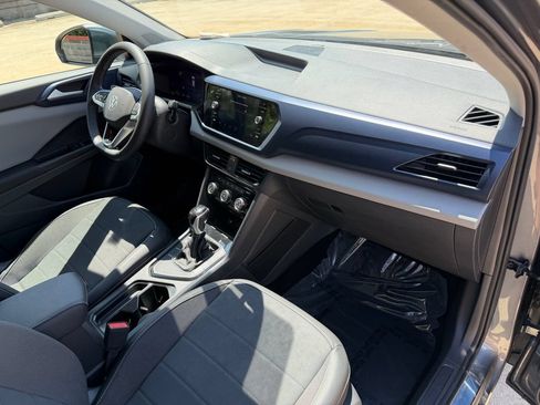 Certified 2023 Volkswagen Taos SE FWD image 20