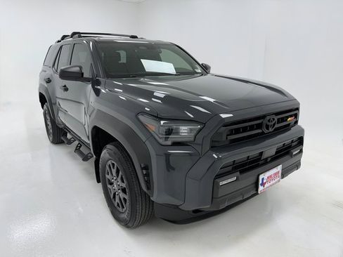 Used 2025 Toyota 4Runner SR5 image 2