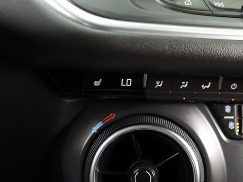 Used 2020 Chevrolet Blazer LT FWD image 16