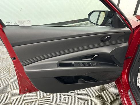 Used 2025 Hyundai Elantra SEL FWD image 10