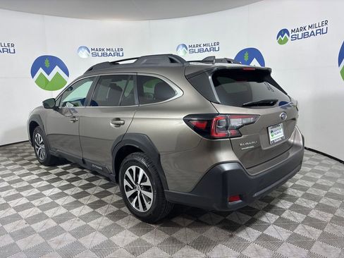 Used 2023 Subaru Outback Premium image 8