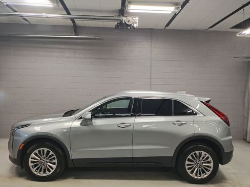 Used 2024 Cadillac XT4 Premium Luxury image 17