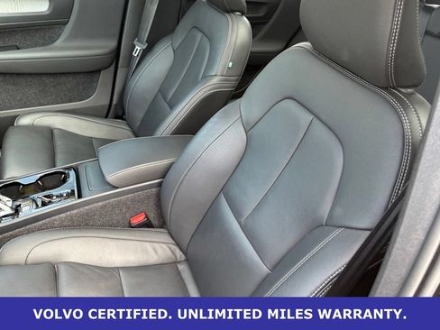 Certified 2025 Volvo XC40 B5 Plus AWD/4WD image 26