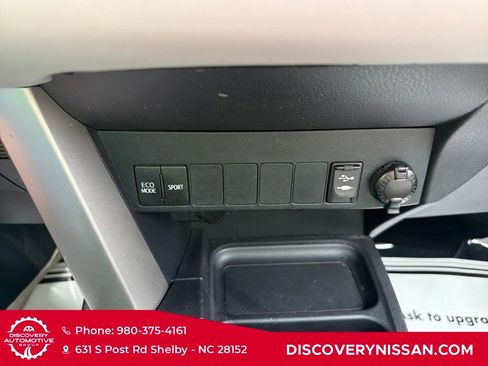 Used 2018 Toyota RAV4 XLE image 20