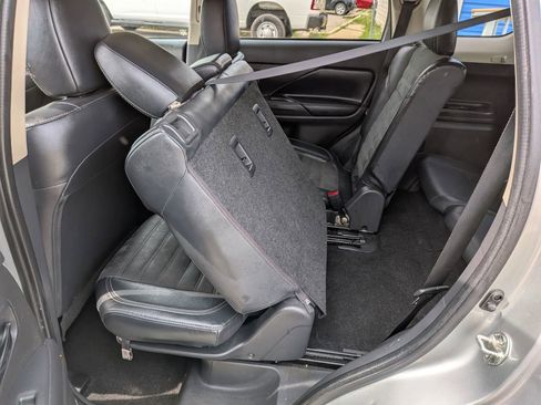 Used 2020 Mitsubishi Outlander SE FWD image 26