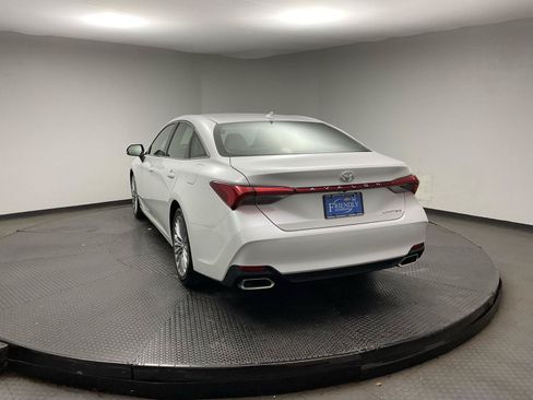 Used 2019 Toyota Avalon Limited w/ All Weather Liner Package FWD image 5