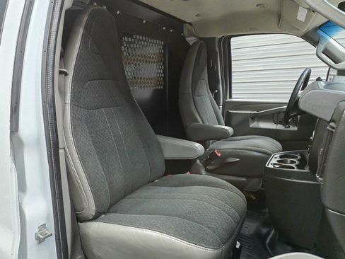 Used 2021 GMC Savana 2500 w/ Driver Convenience Package RWD image 16