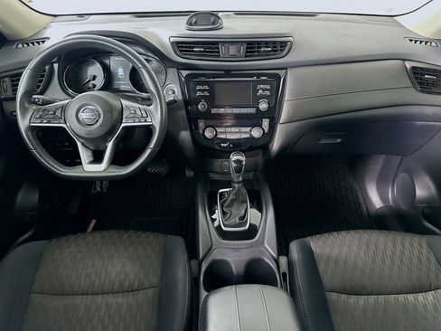 Used 2017 Nissan Rogue SV w/ Midnight Edition Package image 18