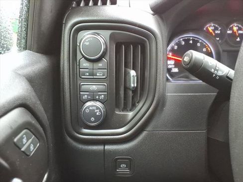 Used 2022 Chevrolet Silverado 1500 Custom AWD/4WD image 13