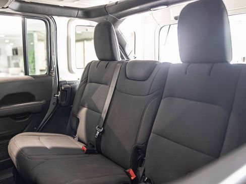 Used 2022 Jeep Wrangler Unlimited Sahara w/ Cold Weather Group image 32