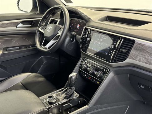 Used 2022 Volkswagen Atlas Cross Sport SE image 10