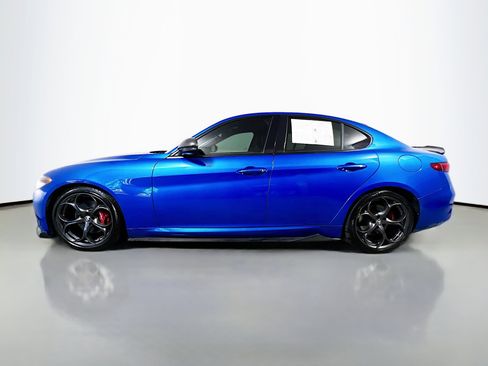 Used 2019 Alfa Romeo Giulia w/ Nero Edizione image 9