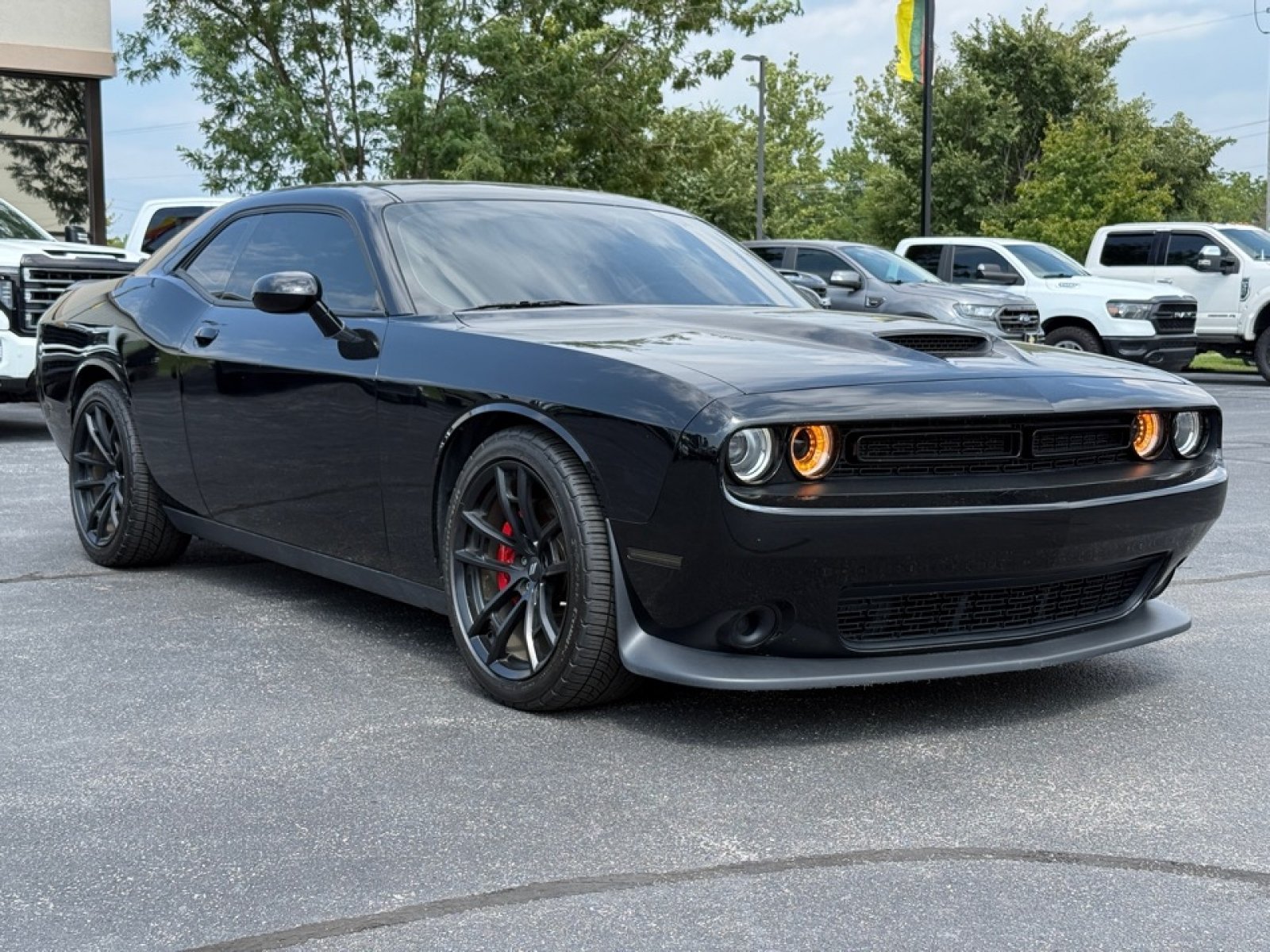 Used 2023 Dodge Challenger R/T RWD image 2