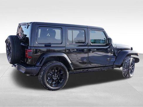 Certified 2025 Jeep Wrangler Unlimited Sahara w/ Safety Group image 4