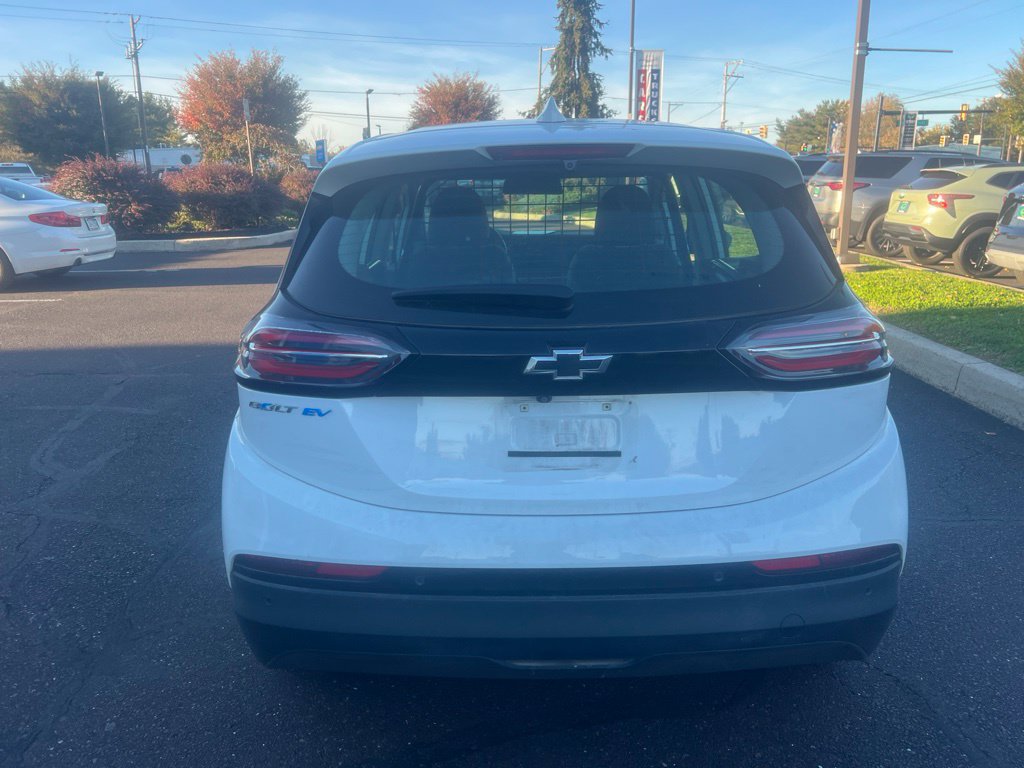 Used 2023 Chevrolet Bolt LT w/ Driver Confidence Package FWD image 5