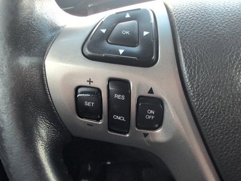 Used 2017 Ford Taurus Limited image 17