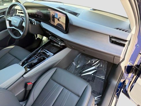 New 2026 Audi Q3 quattro 2.0T AWD/4WD image 13
