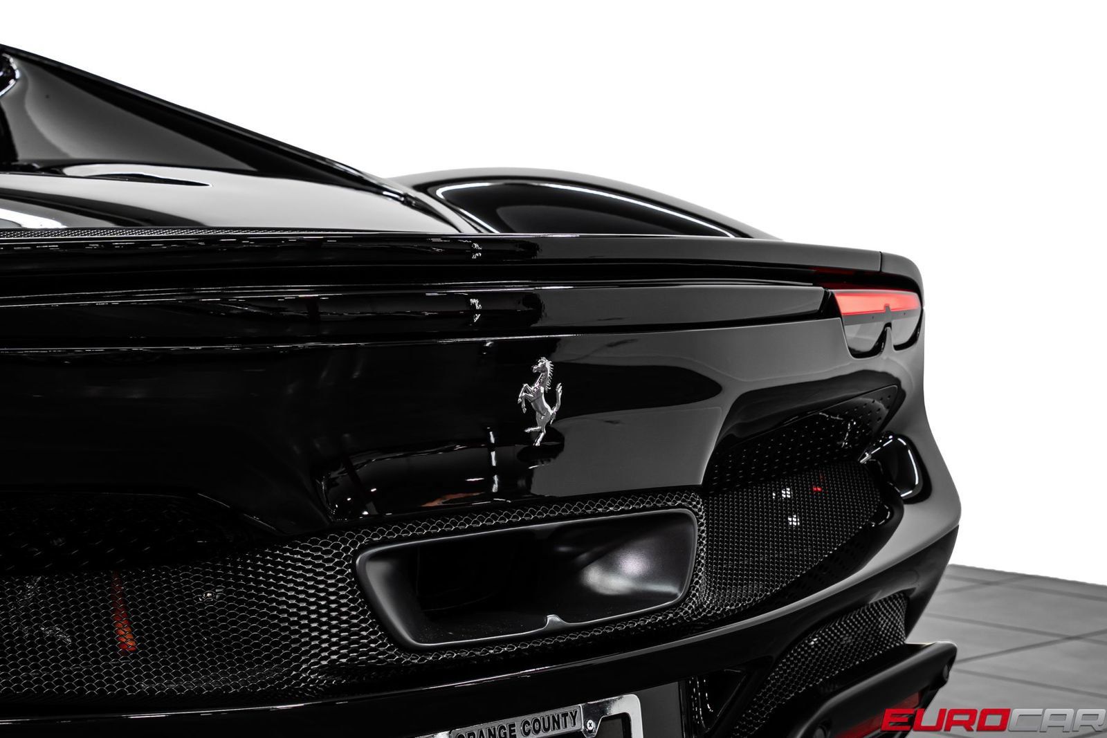 Used 2023 Ferrari 296 GTB RWD image 21