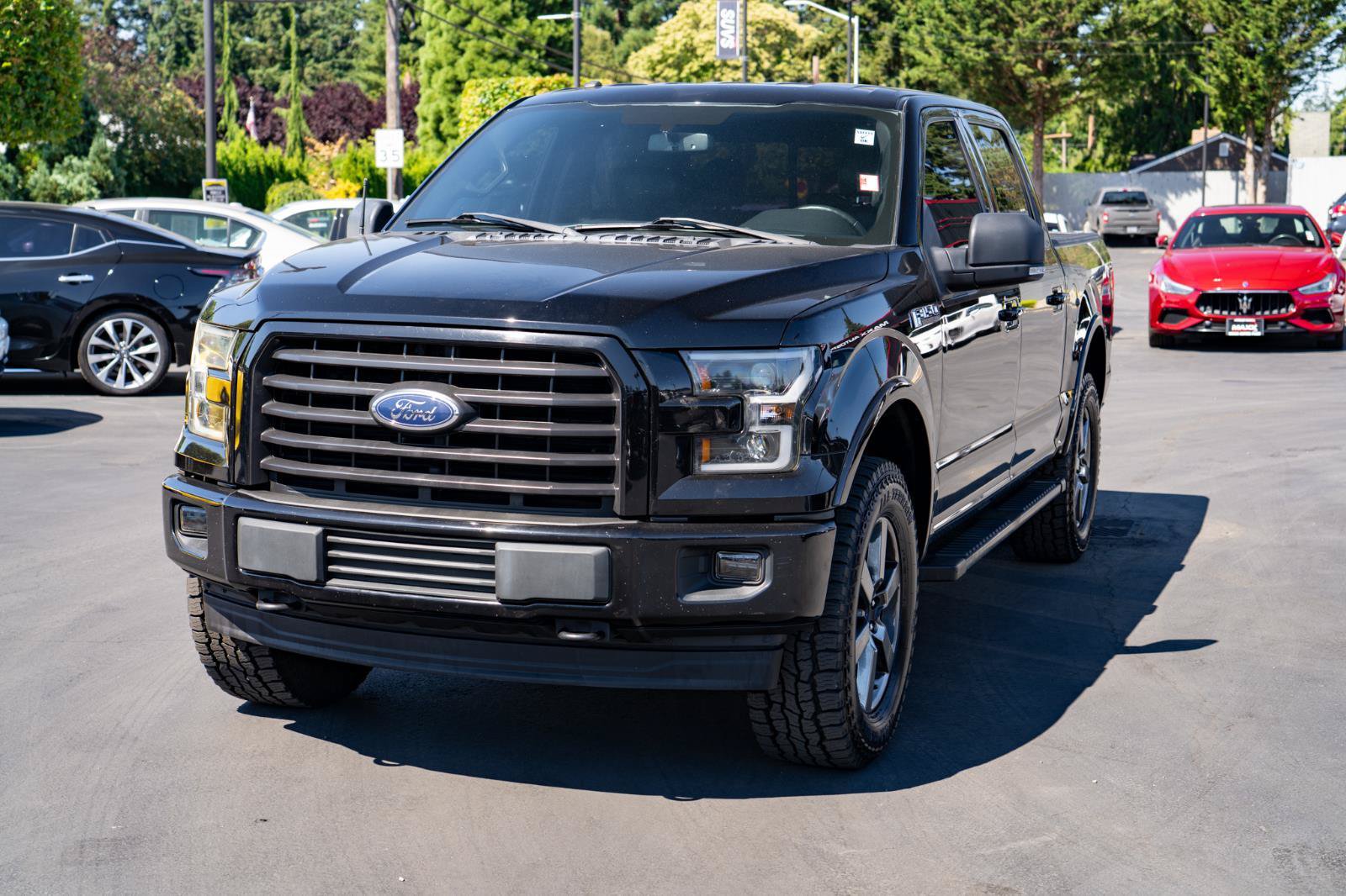 Used 2017 Ford F150 XLT w/ Equipment Group 302A Luxury AWD/4WD image 4