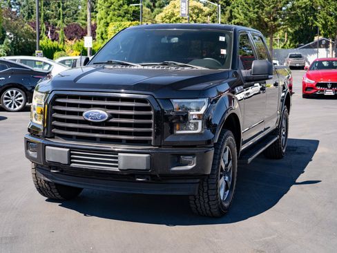Used 2017 Ford F150 XLT w/ Equipment Group 302A Luxury AWD/4WD image 4