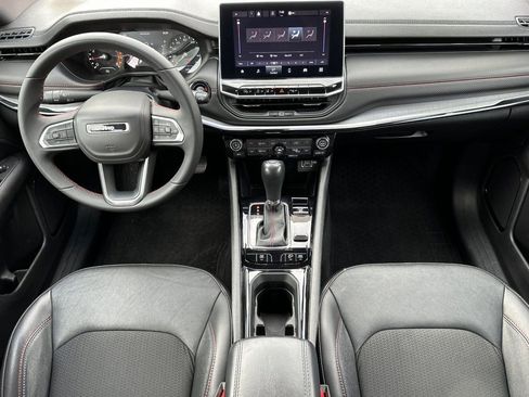 Used 2023 Jeep Compass Trailhawk image 16