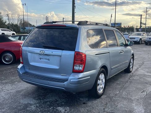 Used 2007 Hyundai Entourage Limited image 4
