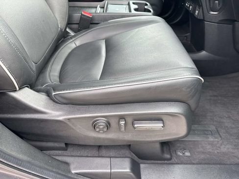 Used 2025 Honda Odyssey Touring image 13