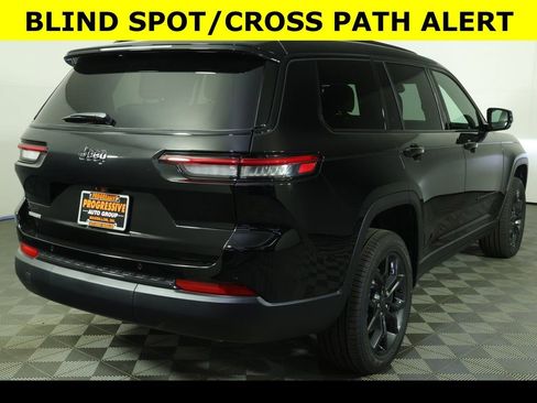 New 2025 Jeep Grand Cherokee L Limited image 11