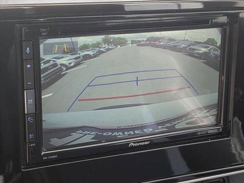 Used 2017 Toyota Corolla SE w/ Carpet Mat Package (TMS) FWD image 12