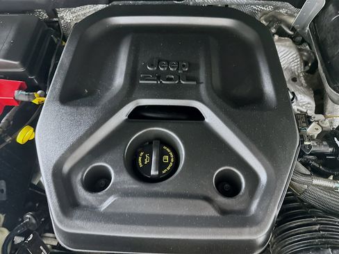 Used 2025 Jeep Wrangler Sahara w/ Safety Group image 31