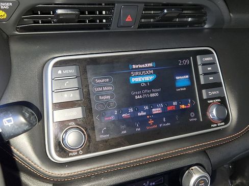 Certified 2020 Nissan Kicks SR image 17